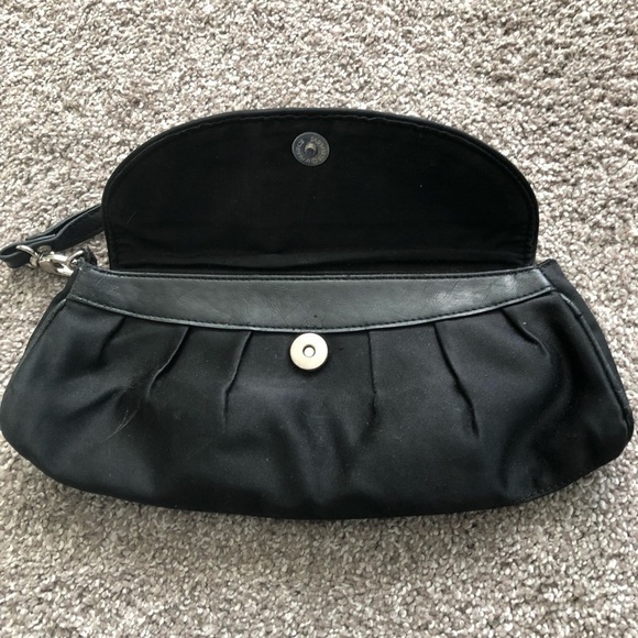 New York and Company Black Hand Bag - Picture 3 of 4